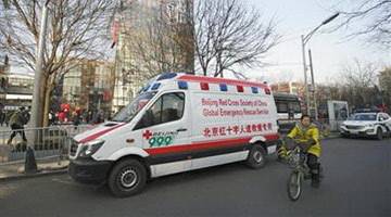 深圳私人救护车租赁联系电话