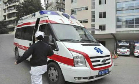 佛山市南海区妇幼保健院租赁私家救护车转院到中国人民解放军第四七四医院租赁救护车