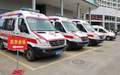 潮州红十字医院租赁私人救护车到乌鲁木齐市口腔医院急救车出租