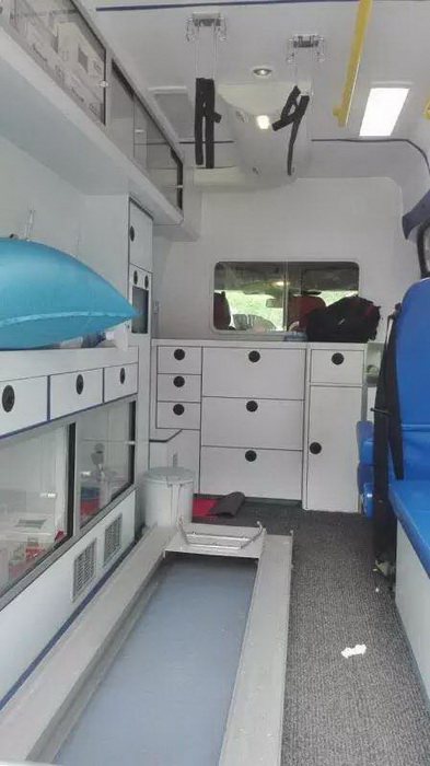 江门市人民医院租赁私人救护车转运到乌鲁木齐市口腔医院长途救护车电话