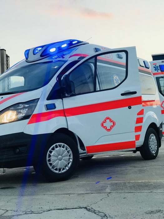 2023年急救车租赁康复回家到湛江市坡头区救护车的电话多少