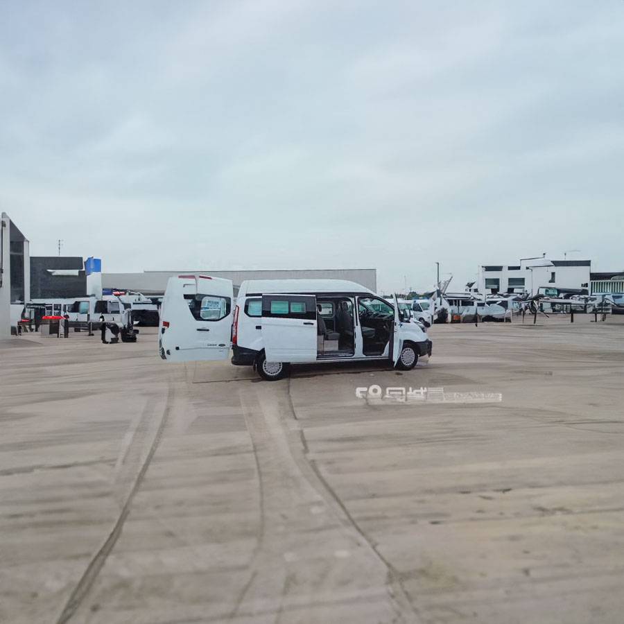 汕头国际眼科中心租私人救护车到重庆市涪陵中心医院救护车出租