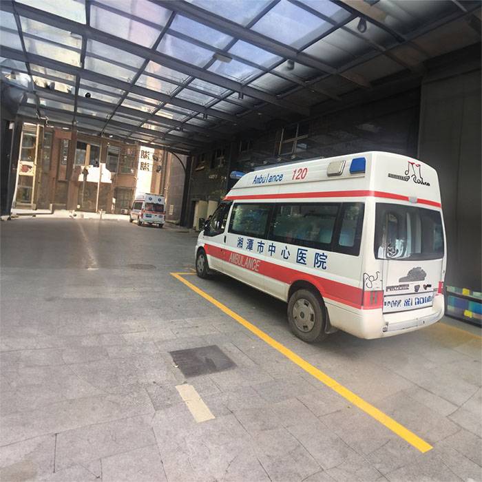 2023年广东省深圳坪山租赁私人救护车电话号码 急救车出租电话号码 私人救护车租赁费用私人救护车出租收费