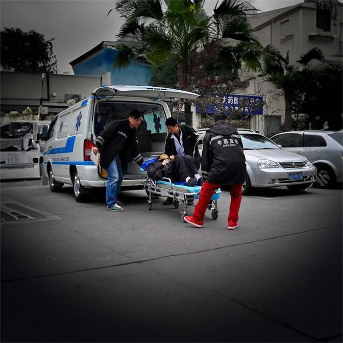 开平市中心医院租赁私人救护车到石沙子大学医学院第二附属医院救护车电话