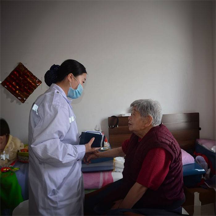 2023年广东深圳罗湖出租私人救护车电话号码 120出租联系方式 120租赁费用私人救护车出租收费标准
