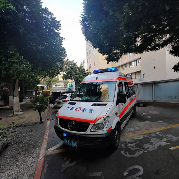 广州中医药大学第二临床医学院租救护车护送到上海仁济医院（东部）（仁济医院东部）救护车出租租赁