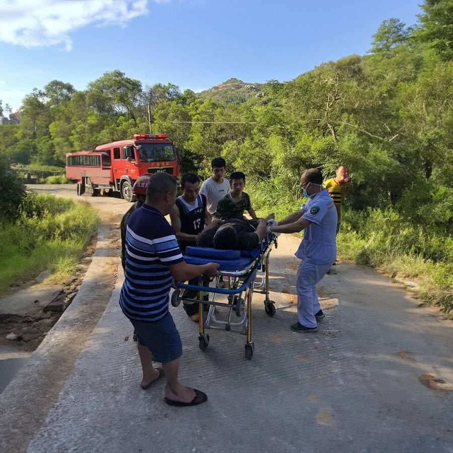 2023年广东深圳深圳周边租赁私人救护车电话号码 急救车出租电话号码 救护车租赁收费急救车租赁多少钱