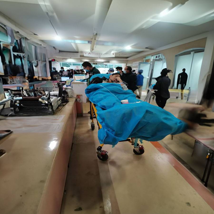 2023年宝安区出租120联系电话 私人救护车出租电话 救护车出租多少钱急救车出租收费