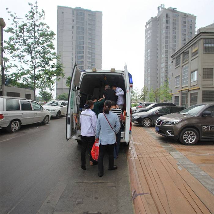 2023年120救护车租赁康复护送到珠海市金湾区病人转院如何联系医院