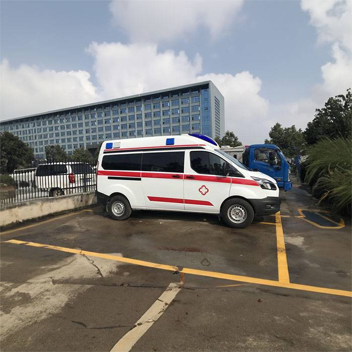 广东省汕头市中心医院租赁私人救护车转运到芜湖市中医院叫一次救护车需要多少费用