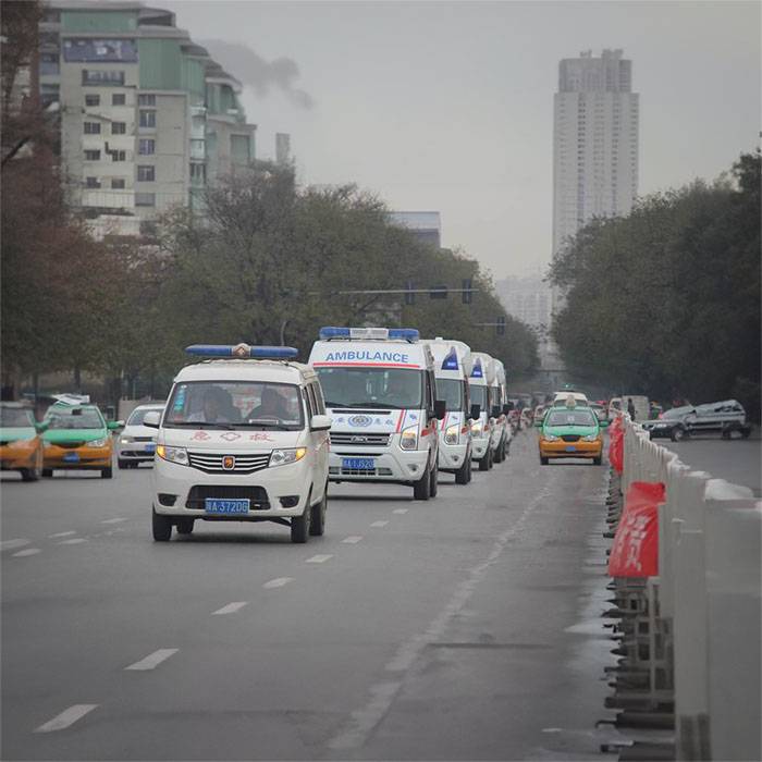 2023年深圳救护车租赁出院回家到梅州市梅江区急救电话救护车