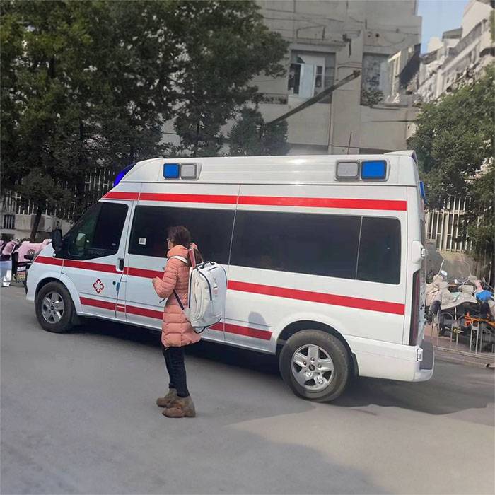 广州银行医院租赁私家救护车到四川大学华西第二医院（华西妇产儿童医院）救护车出租转运