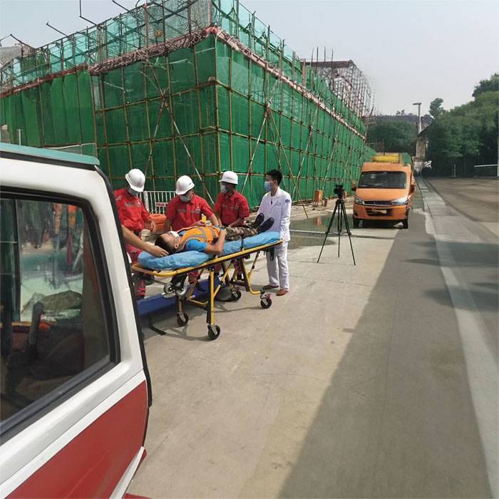 2023年深圳广东省深圳南山区出租私人救护车电话 120出租电话号码 救护车出租多少钱急救车租赁收费标准
