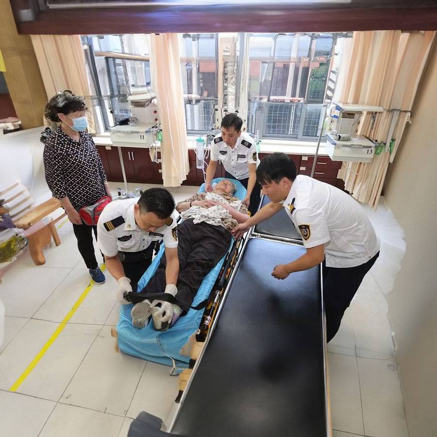 2023年深圳120救护车出租病重回老家到广州市从化市私人120怎么联系