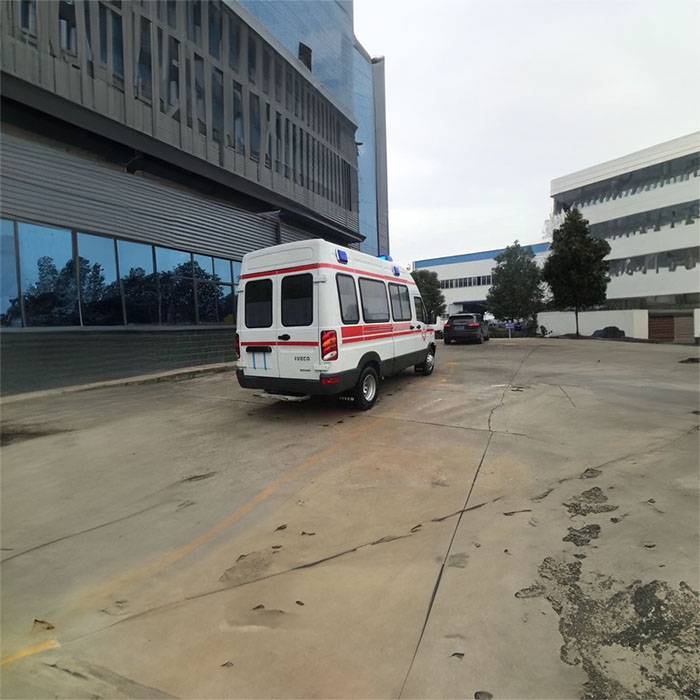 广东中山市中医院租用私人救护车护送到长沙市第四医院120租车收费