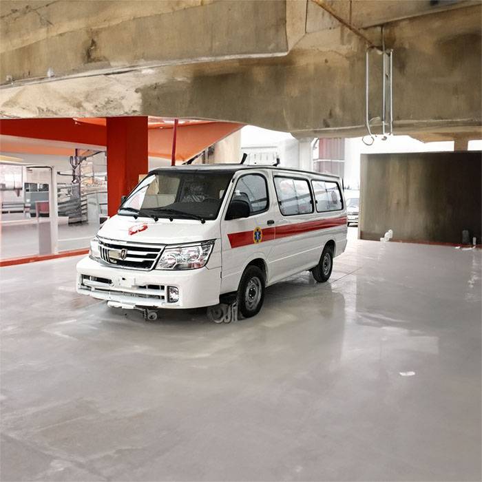 广东汕头市中心医院租私家救护车转院到肇庆市人民医院救护车和价格对比