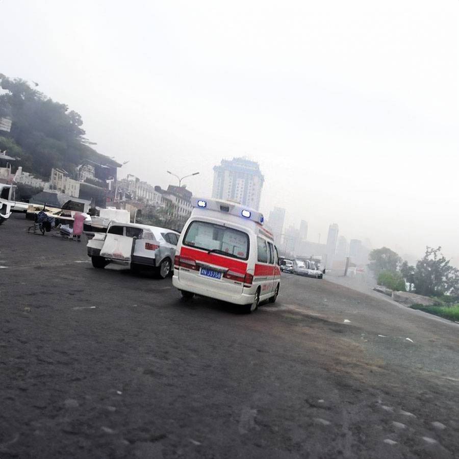 2023年深圳广东深圳盐田区怎么叫救护车电话 正规救护车多少钱正规救护车多少钱