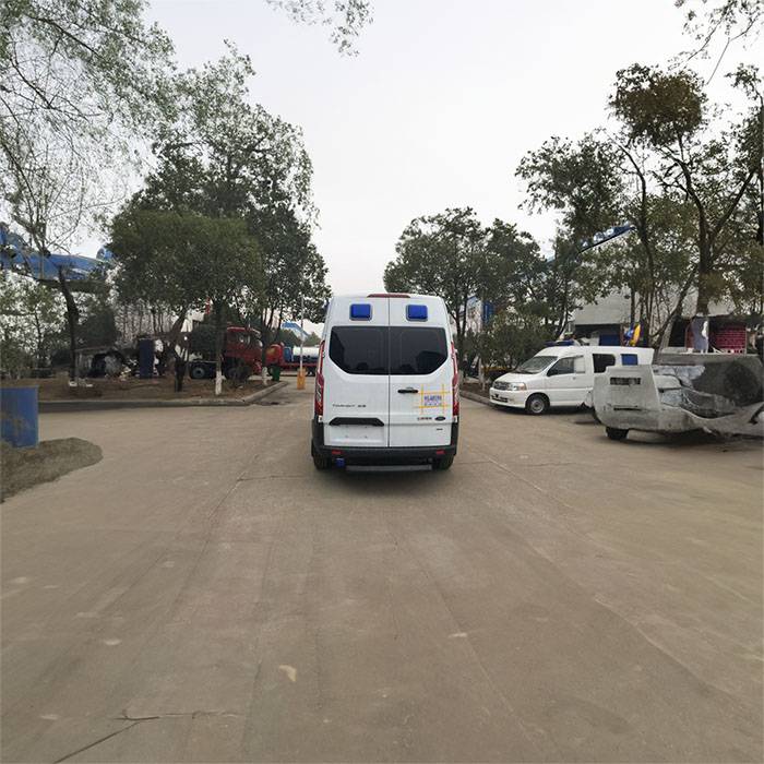 2023年深圳龙华区租赁救护车电话号码 私人救护车出租电话 救护车出租多少钱转院的救护车是怎么收费的啊