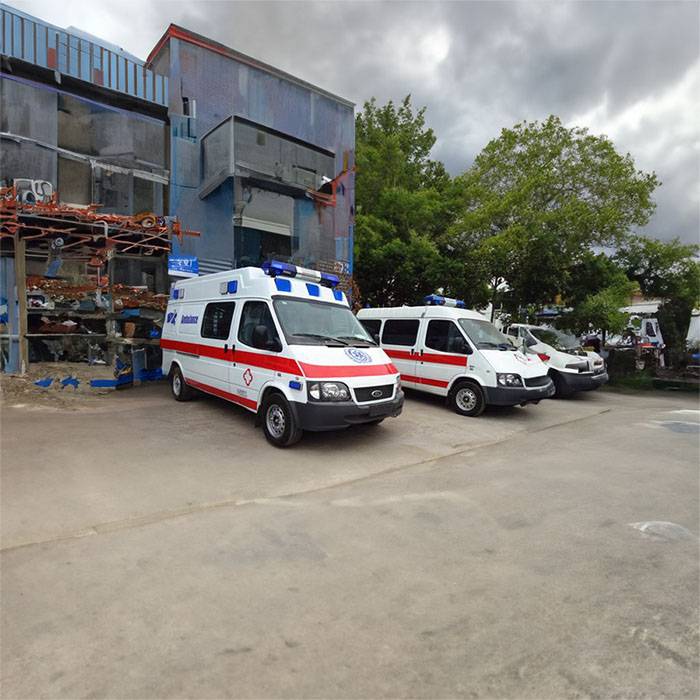 2023年深圳坪山出租救护车联系方式 救护车出租电话号码 120租赁多少钱急救车出租费用
