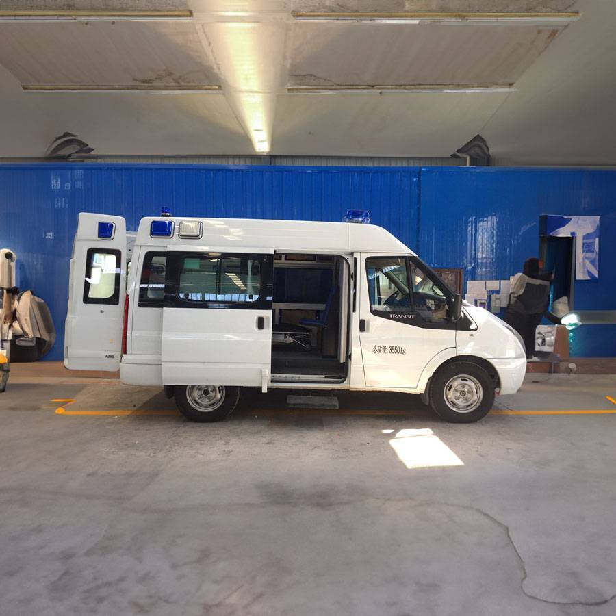 广州军区总医院租私人急救车到内蒙古自治区妇幼保健院长途救护车一般多少钱