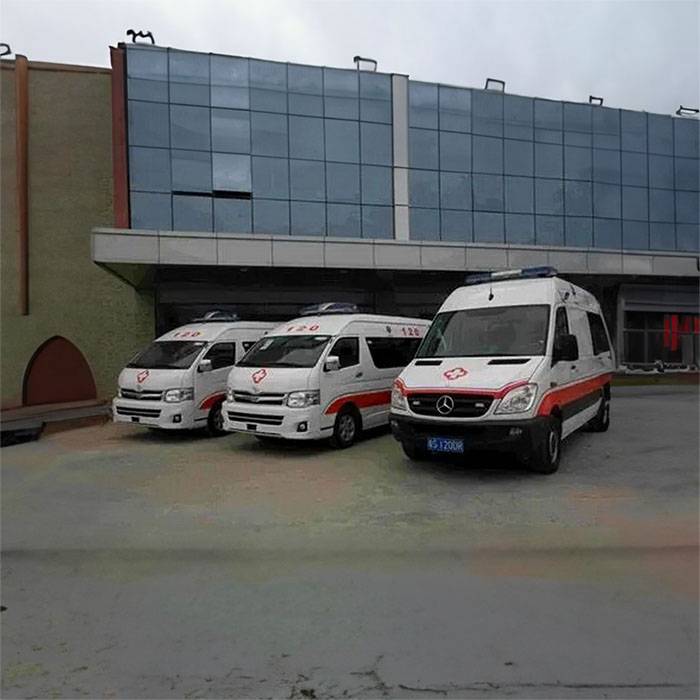 2024年深圳广东深圳坪山租赁私人救护车联系电话 叫一辆救护车要多少钱叫救护车一般多少钱一公里