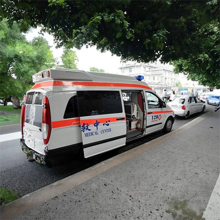广东汕头市中心医院租120私人急救车到吉林省人民医院南区救护车出租电话
