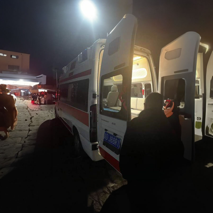 广东深圳光明救护车出租服务公司2023已更新(今日顶置)