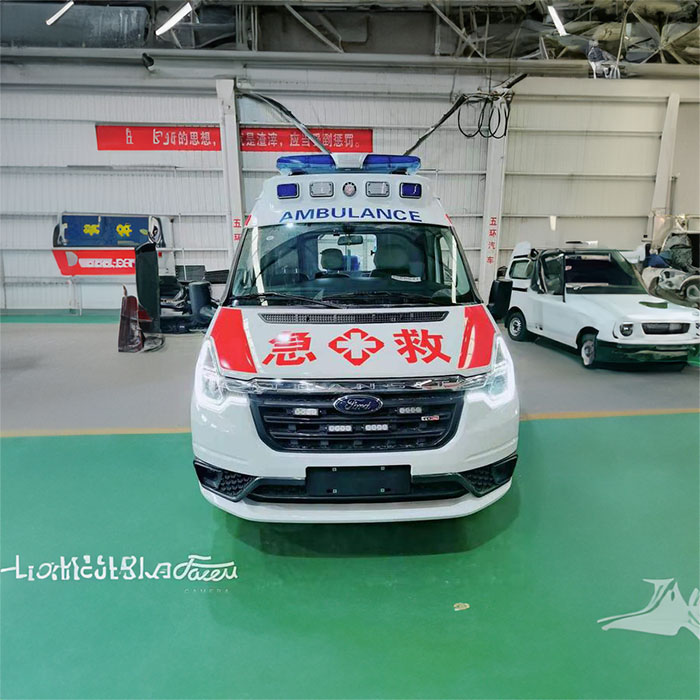 2024年深圳盐田区私人救护车租赁联系方式 到救护车一次多少钱救护车出租车价格