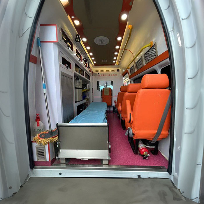 广州华侨医院救护车出租到北京大学口腔医院救护车多少钱一次