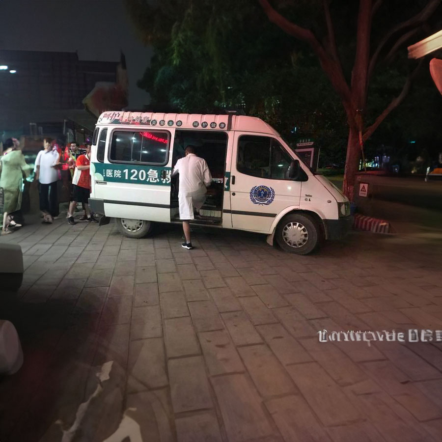 深圳租赁私人救护车联系方式