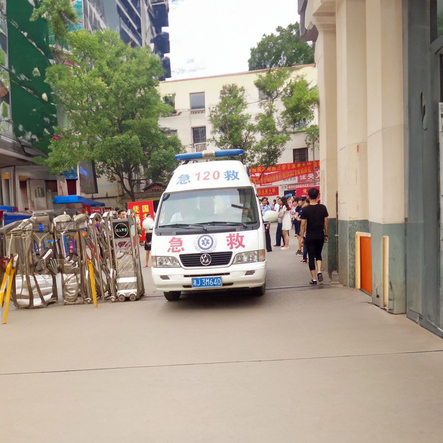 深圳租赁私人救护车联系方式