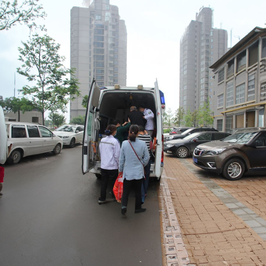 深圳出租私人救护车联系方式