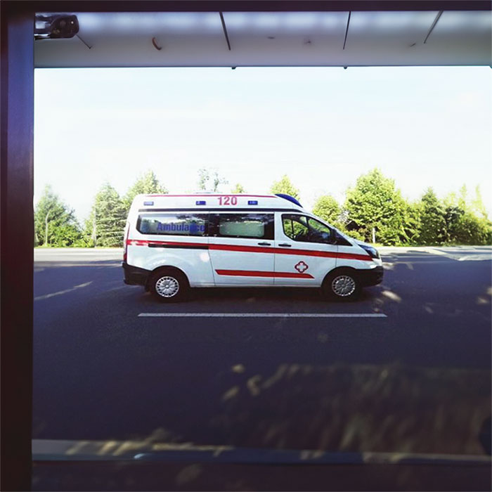 深圳出租救护车联系电话