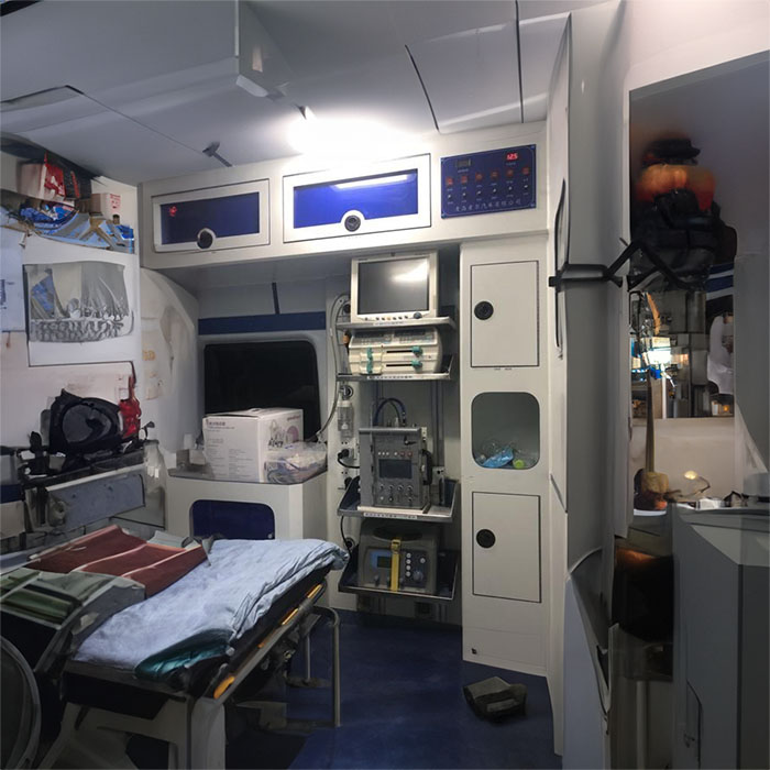 深圳租赁私人救护车联系方式