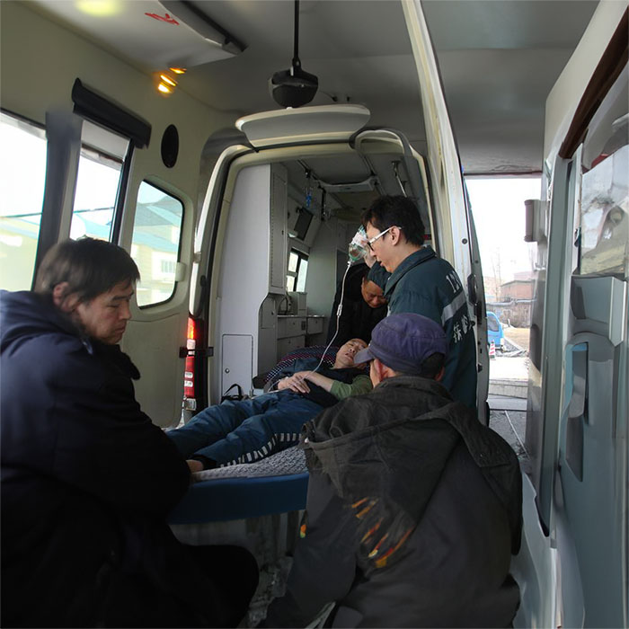 深圳出租救护车联系方式