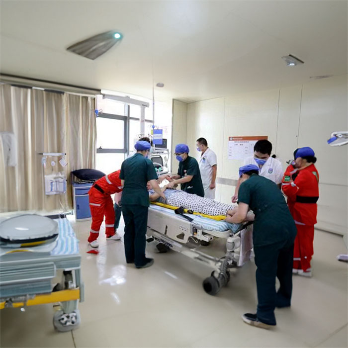 深圳出租救护车联系电话