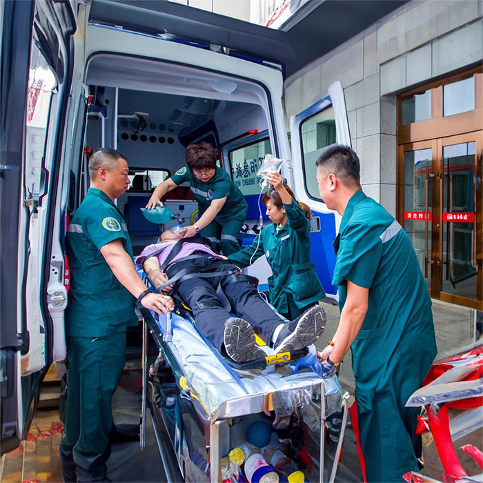 深圳租赁私人救护车联系电话