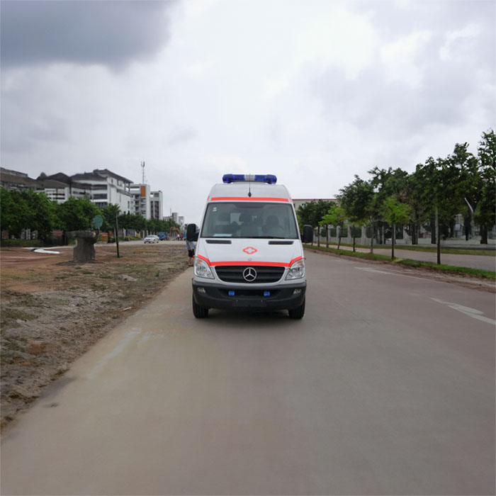 深圳出租救护车联系方式