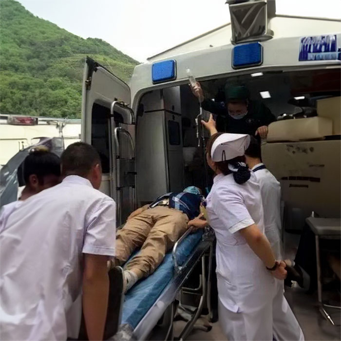 深圳租赁救护车电话号码