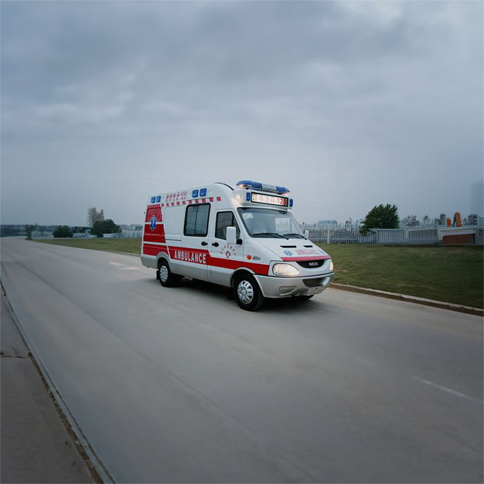 深圳租赁私人救护车电话号码
