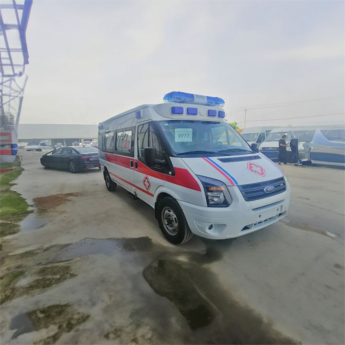 深圳租赁私人救护车联系方式