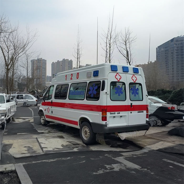 深圳租赁私人救护车联系方式