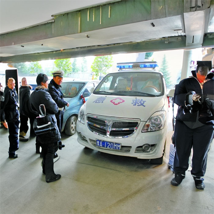 深圳出租急救车联系电话