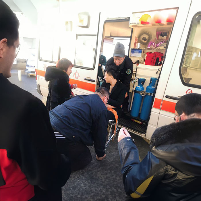 深圳租赁私人救护车电话