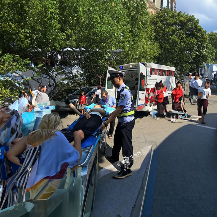 深圳租赁私人救护车联系方式