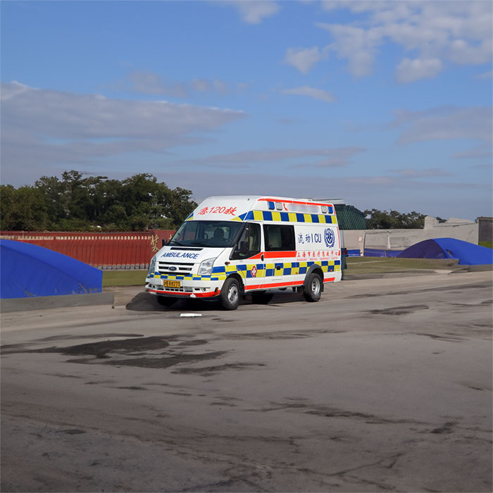 深圳租赁私人救护车联系电话
