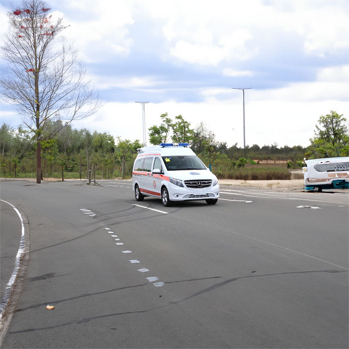 深圳租赁私人救护车联系方式