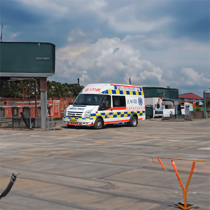 深圳出租救护车联系电话