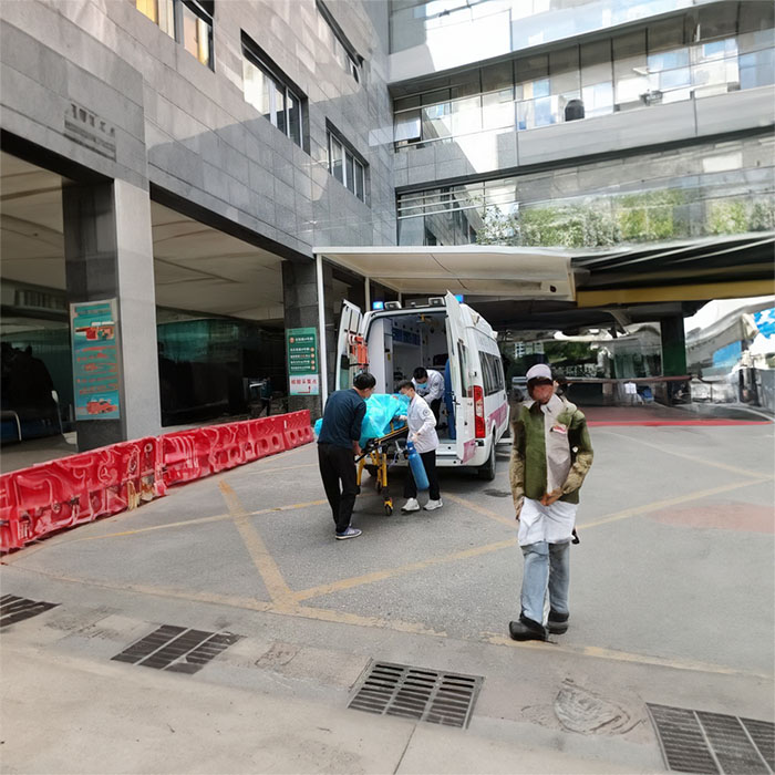 深圳出租私人救护车联系方式