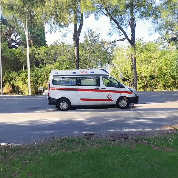 深圳出租救护车联系电话